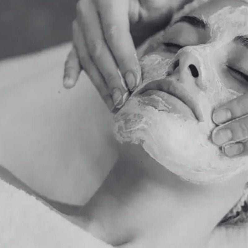 Elegante Signature Facial